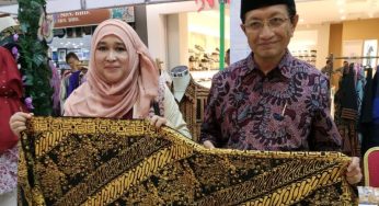 Dari Passion ke Bisnis: Frida Aulia Kenalkan Batik Indonesia ke Mancanegara