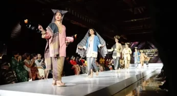 Pesona Wastra Songket dengan Sentuhan Pewarna Alam di JFW 2025