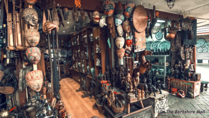 Ada Barang Antik di The Berkshire Mall