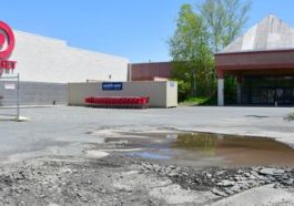 Spot Foto Instagramable di The Berkshire Mall